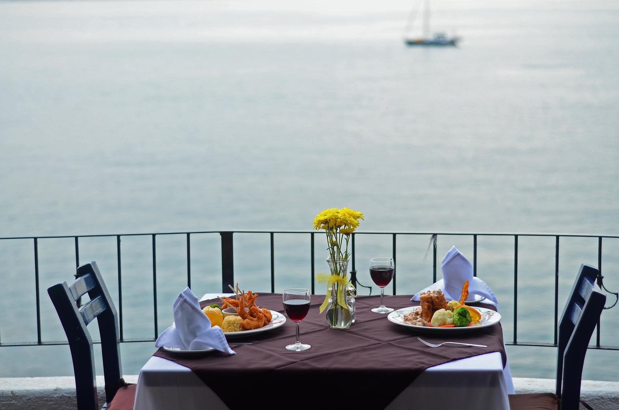 Dolphin Cove Inn มานซานิโญ ภายนอก รูปภาพ